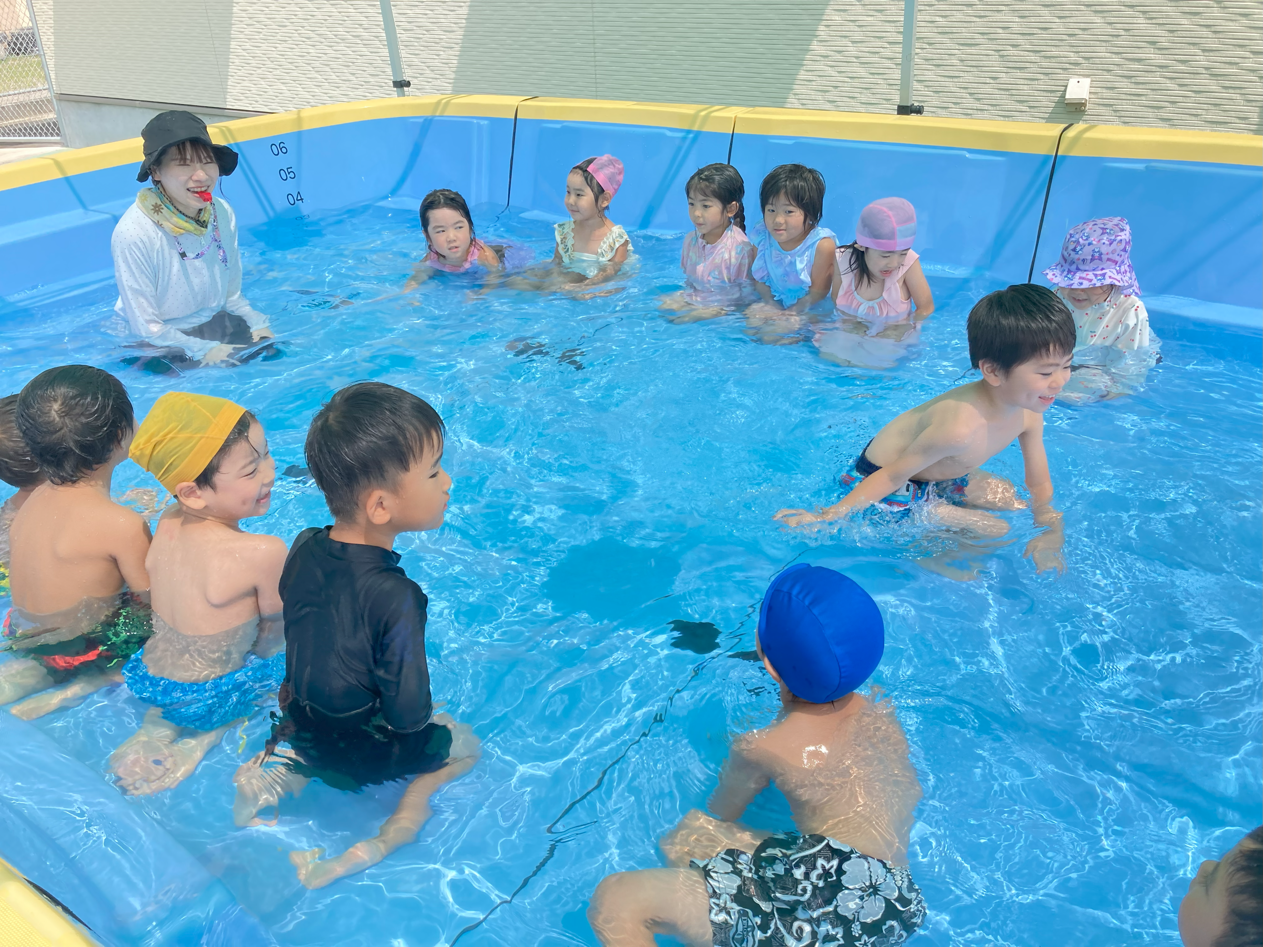プール遊び